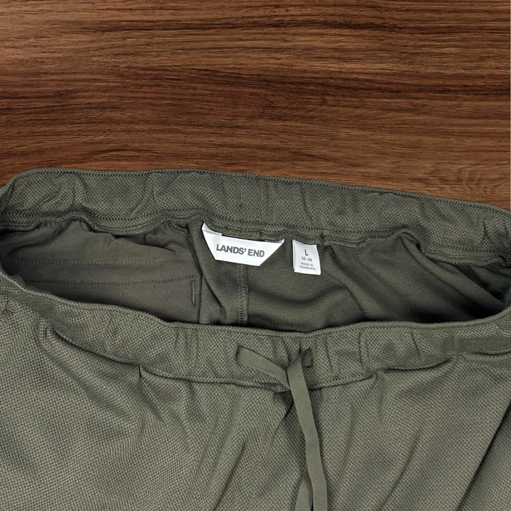 Lands’ End Men’s Olive Green 5.5” Pique Shorts. Size Large 36-38